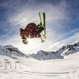 全国羽毛球锦标赛圆满落幕，新锐选手斩获双冠王