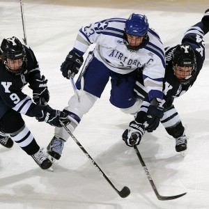 多特蒙德顶薪诚意留后防核心，施洛特贝克权衡未来引关注