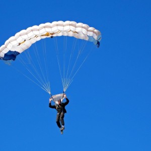 时光回溯，揭秘1950年代篮球运动员的罚球技艺与赛场智慧